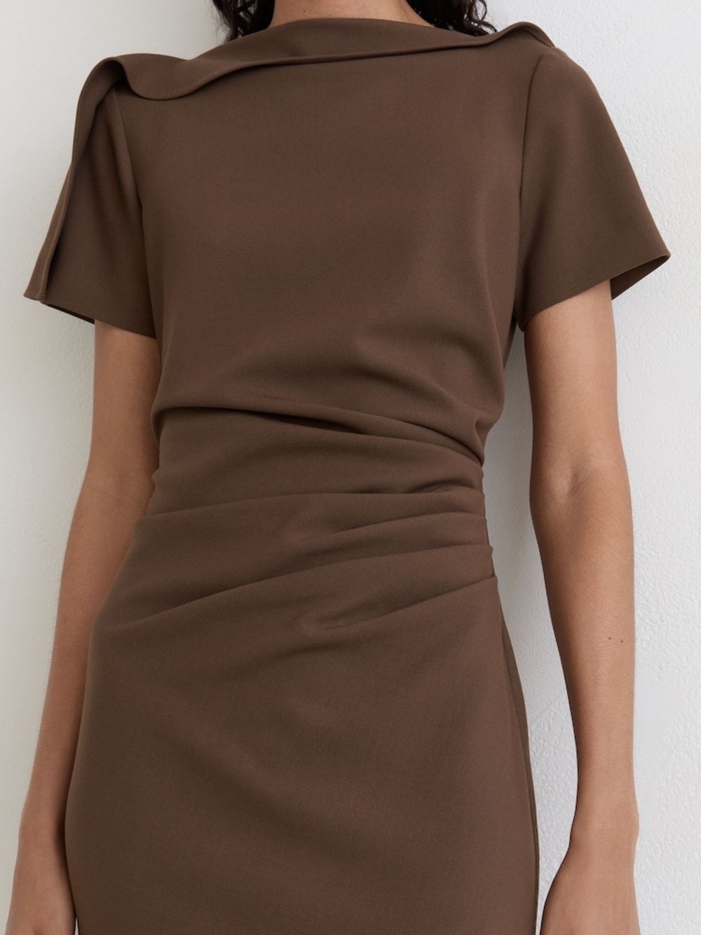 Reiss Hilary Ruched-Detail Boat-Neck Midi Dress in Mocha Brown, 2 4 6 8 10 - Picture 5 of 7
